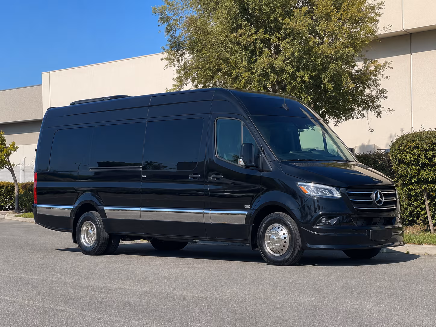 miami gardens 10 passenger sprinter van